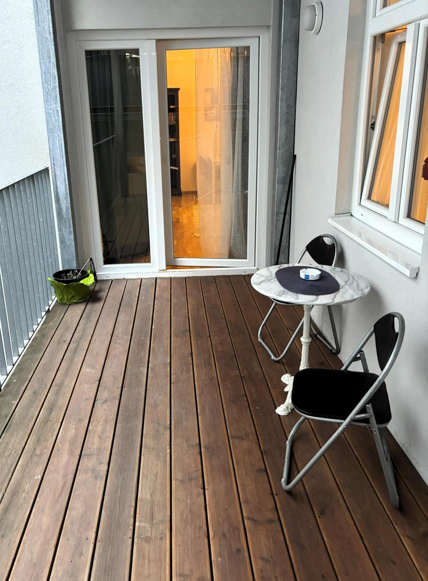 Casa Nostra - Ruhige Stadtwohnung Mit Balkon Вена Экстерьер фото